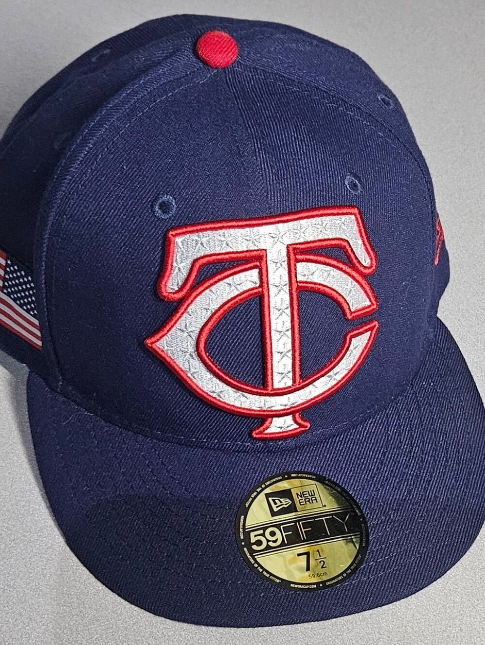 New Era 59FIFTY Minnesota Twins Navy Red Fitted Cap BRAND NEW